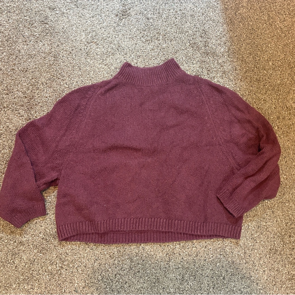 Old Navy Women's Maroon Turtleneck Sweater